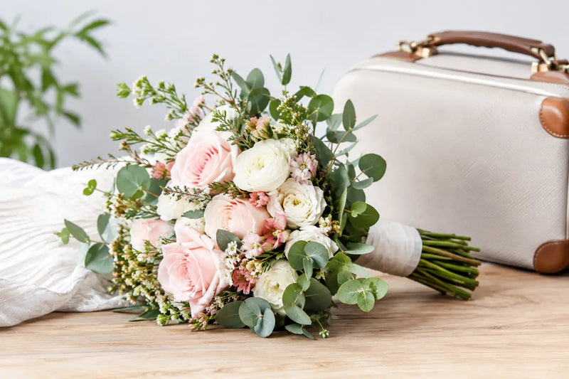 Wedding Flowers That Look Beautiful and Travel Well