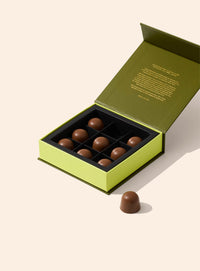 Bennetts of Mangawhai 9 Whole Roasted Hazelnut & Crispy Praline in Milk Chocolate